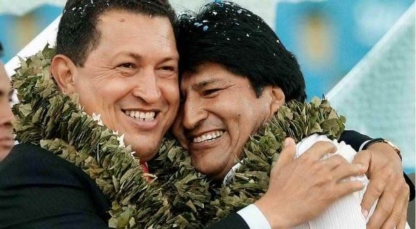 "¡Viva la Patria Grande! El presidente de #Bolivia, evoespueblo, dedicó una canción en homenaje a su amigo Hugo #Chávez...