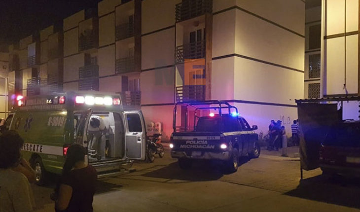 A golpes y puñaladas asesinan a un hombre en el interior de un domicilio en Zamora, Michoacán