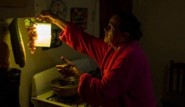 Boricuas celebran el regreso de la electricidad con recelo
 #PuertoRico …