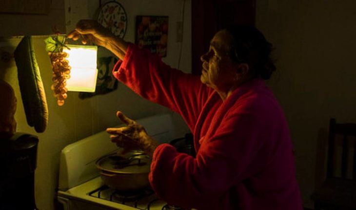 Boricuas celebran el regreso de la electricidad con recelo
 #PuertoRico …