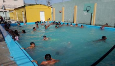 #Cuba A refrescar en las piscinas sagüeras  vía @RadioSagua…