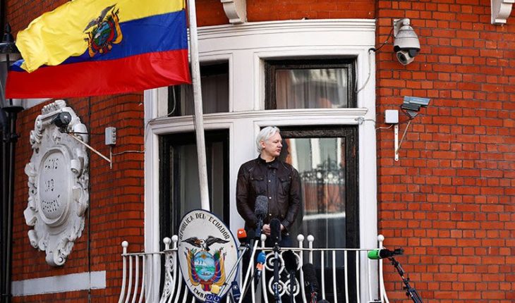 Ecuador habla con los británicos sobre Assange y pide garantías para su vida



#Ecuador           #británicos       #Ju…