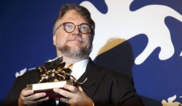 El acto de caridad que hizo Guillermo del Toro para joven becario