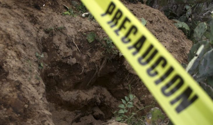 Hallan 14 cadáveres en fosas clandestinas en Jalisco