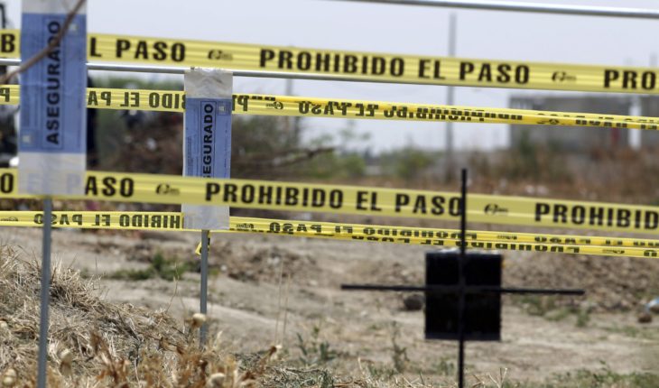 Hallan dos cuerpos calcinados en un auto en Xochimilco