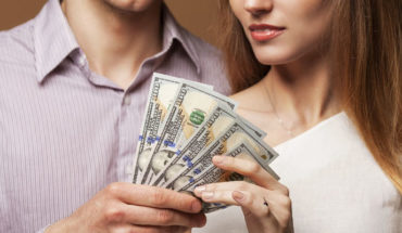 Las personas consideran la cantidad de dinero para seleccionar una pareja, afirman científicos  