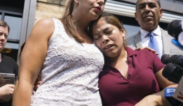 Madre se reúne con sus 3 hijos tras separación en frontera