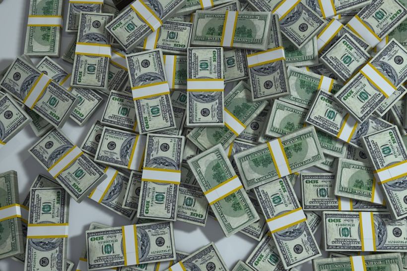 Mujer devolvió 1 millón de dólares depositados en su cuenta por error: "Fui rica durante 10 minutos"