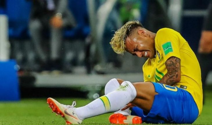 Neymar se justifica ante el mundo en comercial: “No caí, me derrumbé”