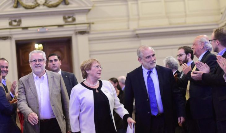 Oposición defiende eventual visita de Bachelet a Lula como un “Gesto de humanidad”