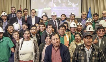 #PERÚ El primer ministro, @CesarVPeru, busca fortalecer la
#FormalizaciónMinera de aproximadamente 400 mil pequeños prod…