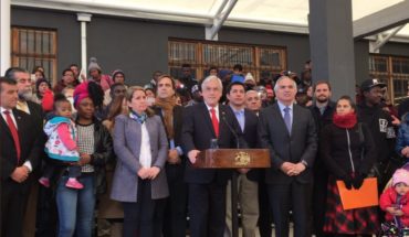 Piñera inauguró departamento de extranjería con capacidad para atender a unos mil migrantes en Santiago centro