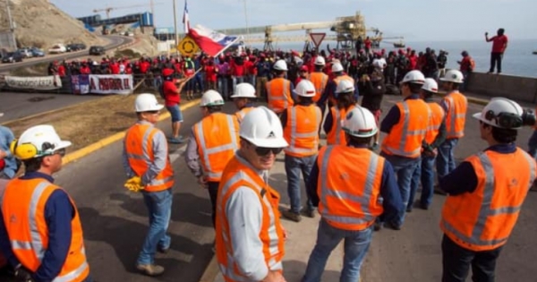 Sindicato de minera Escondida acuerda rechazar oferta de la empresa y se van a huelga