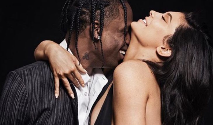[VIDEO] Kylie Jenner y Travis Scott protagonizaron sexy portada de revista