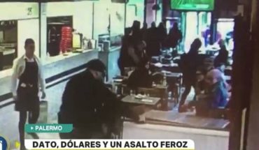 Violento robo a una mujer en una pizzería de Palermo