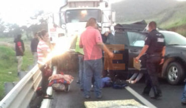 Volcadura sobre la autopista Pátzcuaro-Cuitzeo deja una muerta y cuatro lesionados