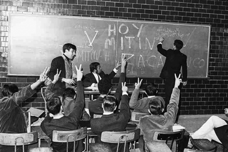 1968: Estudiantes exigen destituir a jefes policiacos;