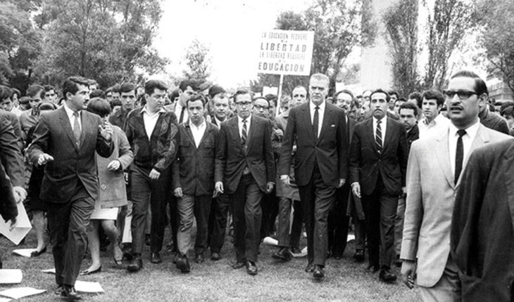 1968: Marchan en repudio al ataque a la UNAM
