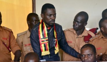 Acusan de traición a legislador ugandés antes estrella pop