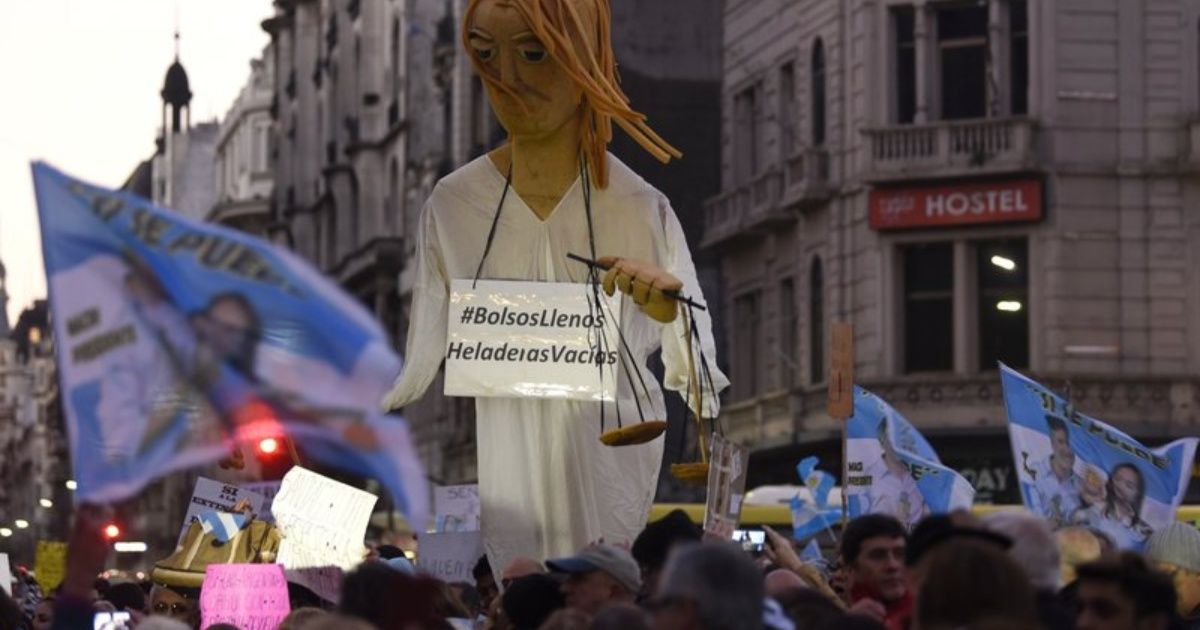 Argentina: Fernández acepta allanamiento por corrupción