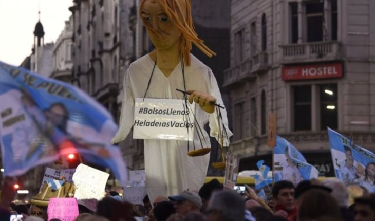 Argentina: Fernández acepta allanamiento por corrupción