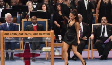Ariana Grande y su diminuto vestido en el funeral de Aretha Franklin