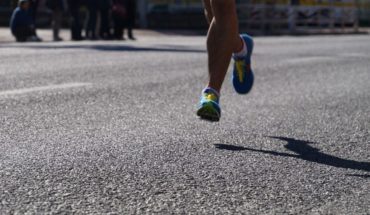 Atleta chino de 55 años logró correr una maratón diaria durante 100 días