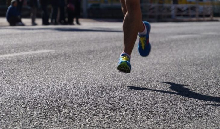 Atleta chino de 55 años logró correr una maratón diaria durante 100 días
