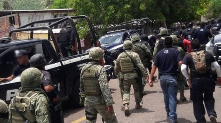 Cuatro muertos, es el saldo de balaceras entre gatilleros rivales en Parácuaro, Michoacán