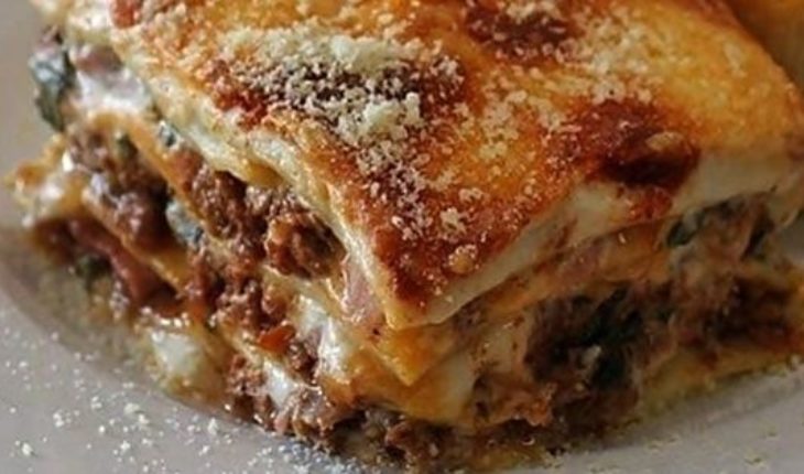 Deliciosa lasagna para compartir con amigos