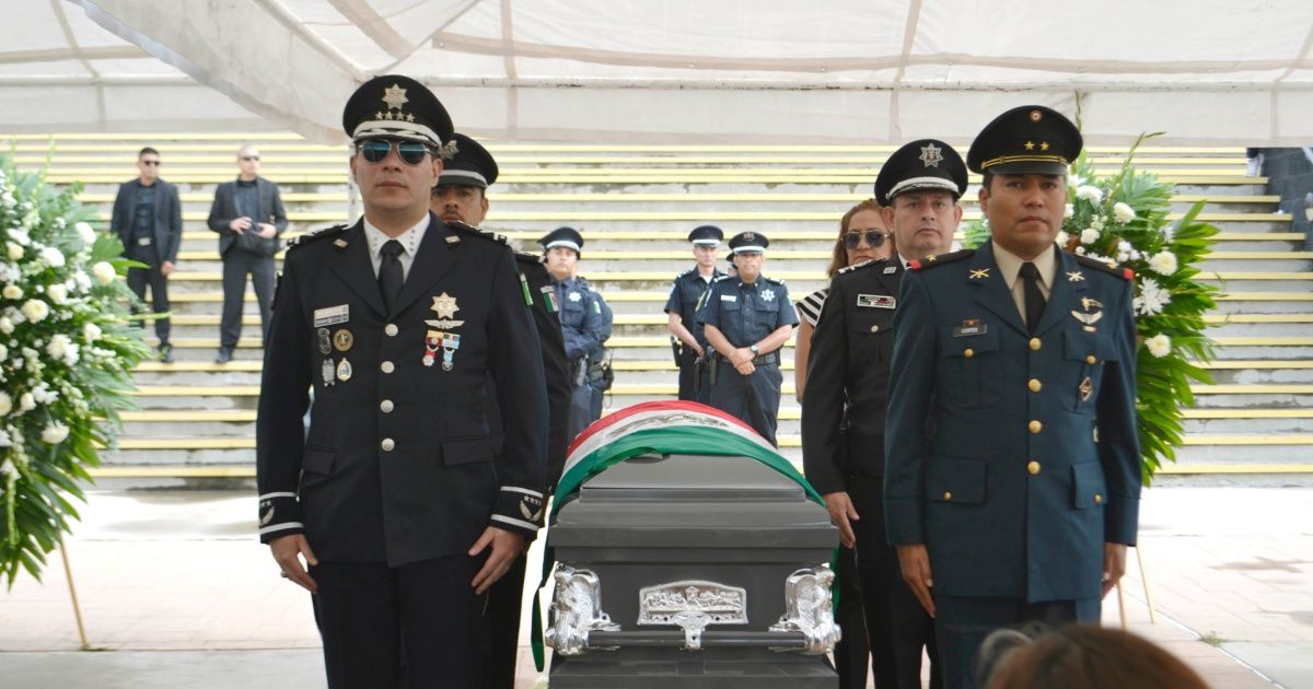 Despiden con honores a policía asesinado en Chihuahua