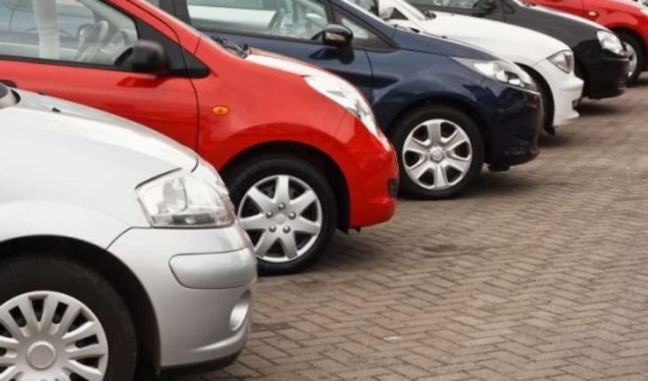 Diputados Evópoli presentan proyecto que regula compraventa de vehículos usados
