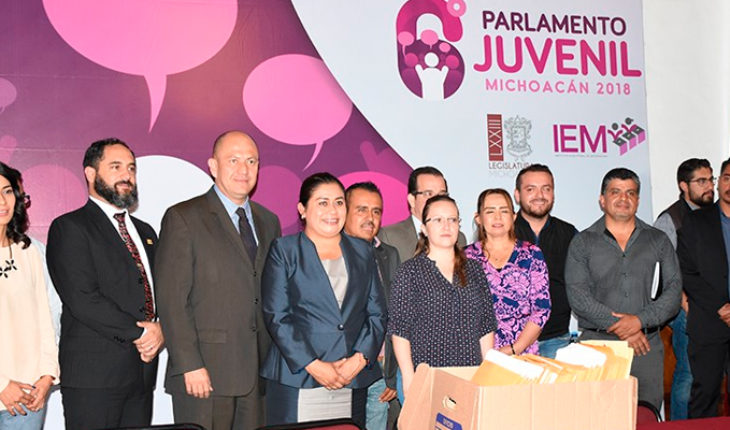 Diputados del Congreso de Michoacán seleccionan a integrantes del 6° Parlamento Juvenil