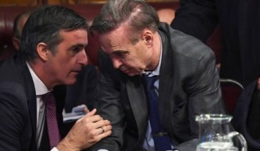 Esteban Bullrich acusó al PJ de dilatar los allanamientos a Cristina Kirchner