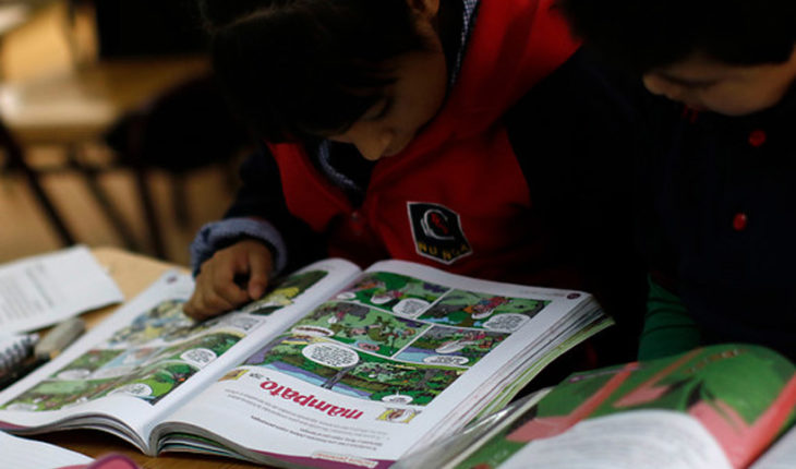 Estudio arrojó que niños que narran historias antes de primero básico tienen mejores resultados en lectura