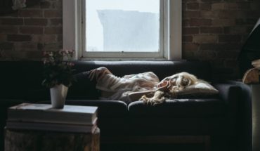 Estudio reveló que la falta de horas de sueño lleva al aislamiento social