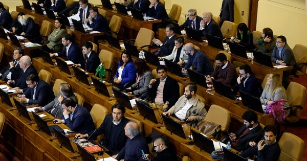 Eutanasia: postergan votación tras polémica entre parlamentarios del Frente Amplio y el oficialismo