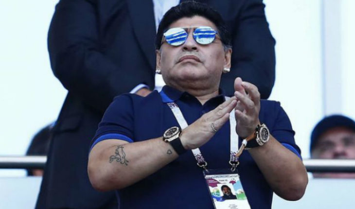 Ex esposa de Maradona lo demanda por más de un millón de dólares