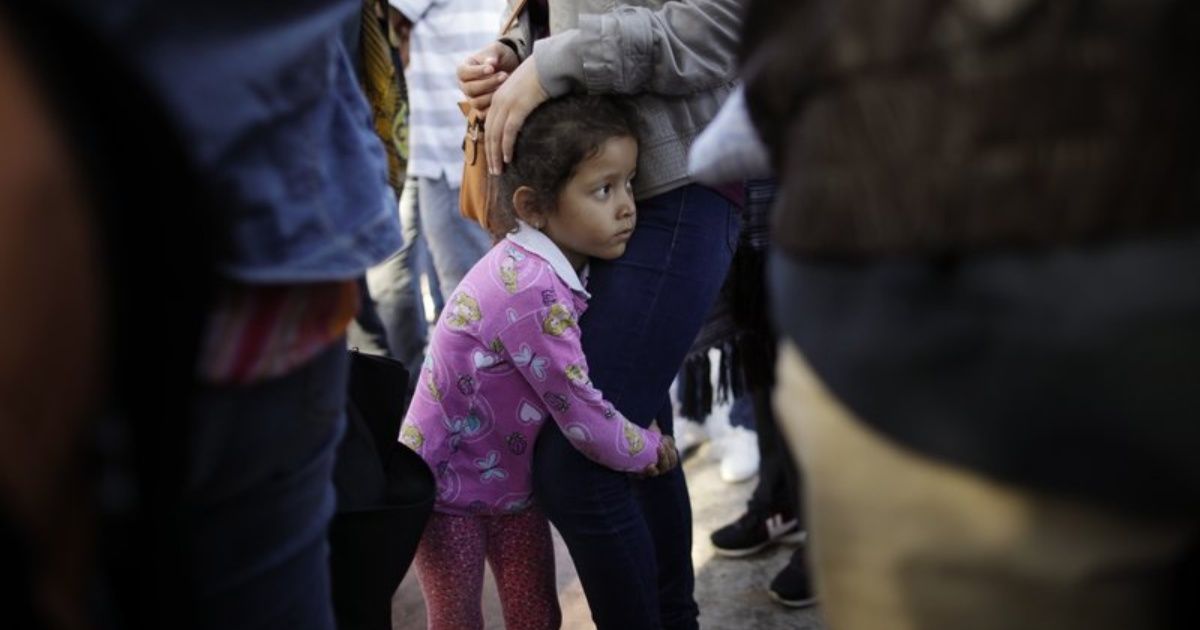 Fallo de la corte facilita visa a niños migrantes en EEUU