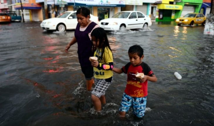 Intensas lluvias dejan inundaciones en Tabasco
