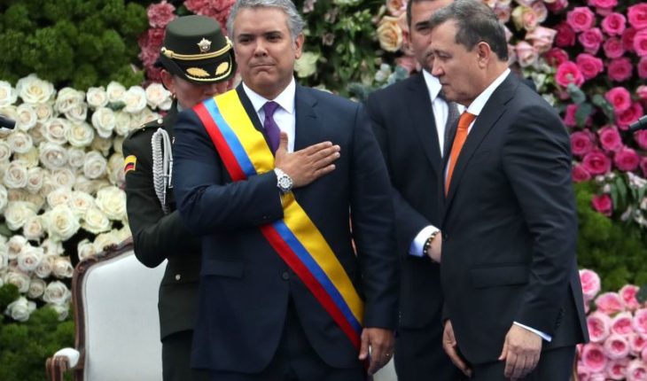 Iván Duque asumió la presidencia de Colombia anunciando corrección a las “fallas estructurales” del acuerdo con las FARC