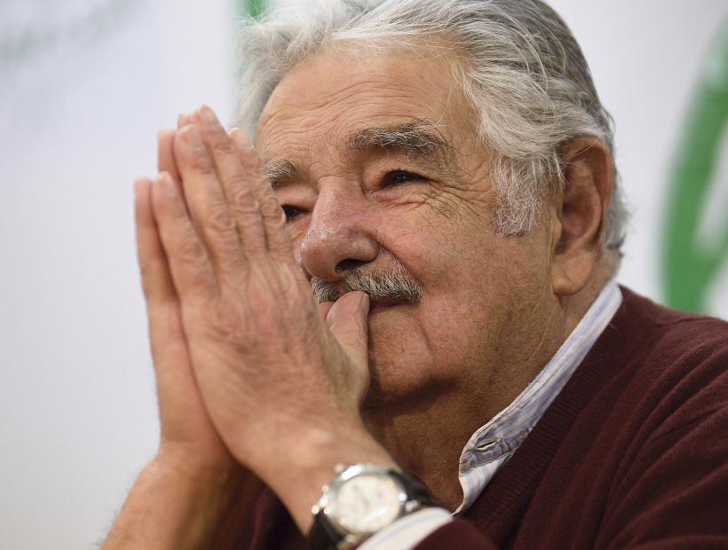 José Mujica renunció a su cargo de senador por motivos personales y "cansancio"