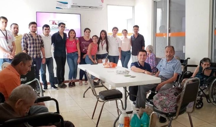 Jóvenes de Rotaract visitan a adultos mayores de “En Acción Sólo Por Amor IAP”