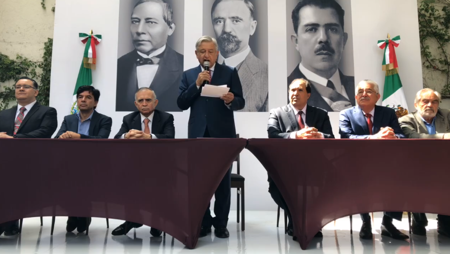 López Obrador nombra a su equipo en la Presidencia