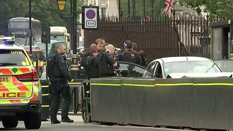 La Policía investiga como acto terrorista el atropello del Parlamento de Londres