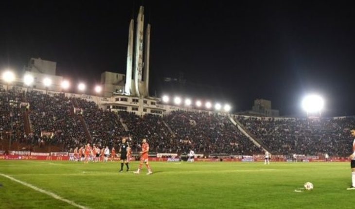 La Superliga multó a Huracán por el pésimo estado de la cancha ante River