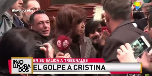 La periodista que golpeó con un micrófono a Cristina contó que la amenazan por las redes