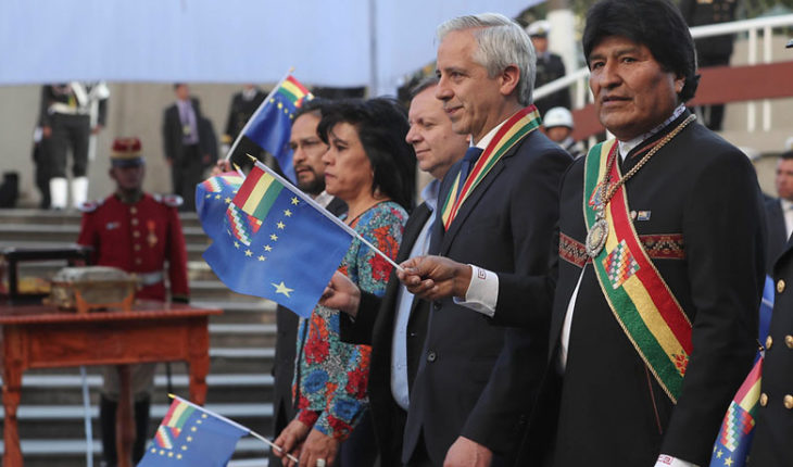Ladrones abandonaron la banda y medalla presidencial de Bolivia en una iglesia