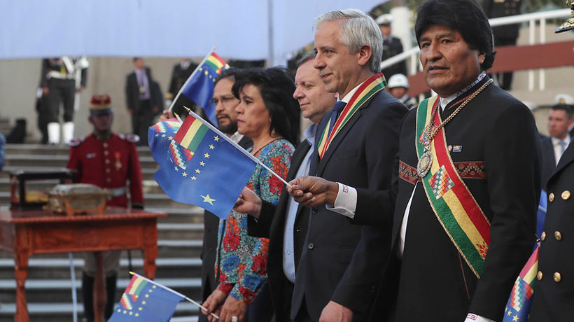 Ladrones abandonaron la banda y medalla presidencial de Bolivia en una iglesia