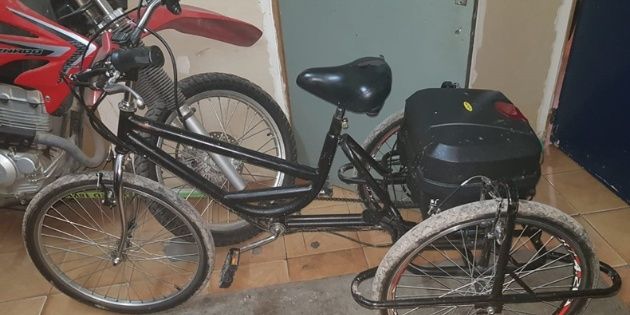Le robaron una bicicleta adaptada y la Policía la recuperó: hay dos detenidos